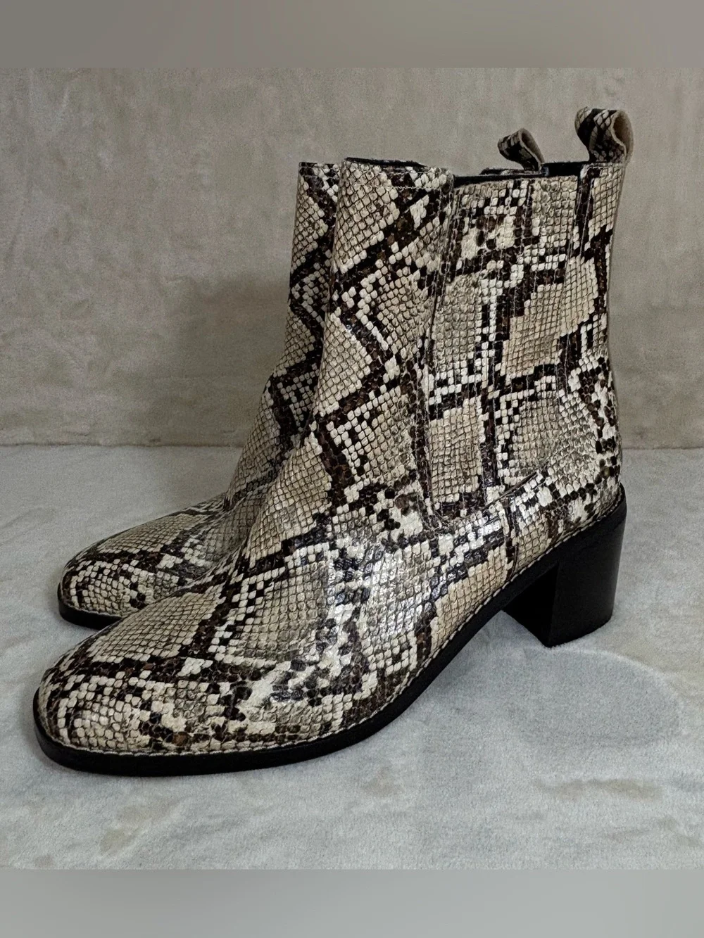 Nordstrom Women’s Nohazina Snakeskin Leather Pull On  Ankle Boot Booties Size 10